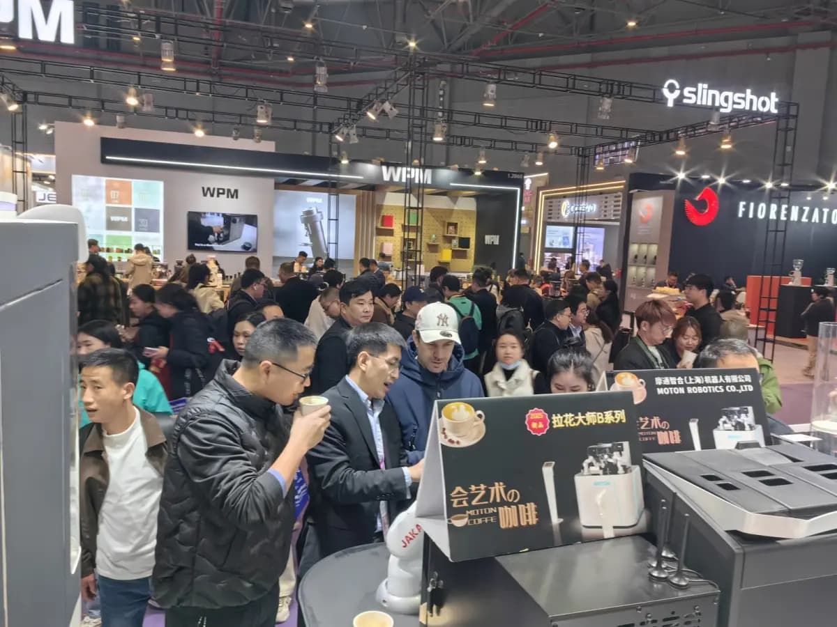 HOTELEX 现场演示,高频次出杯零误差